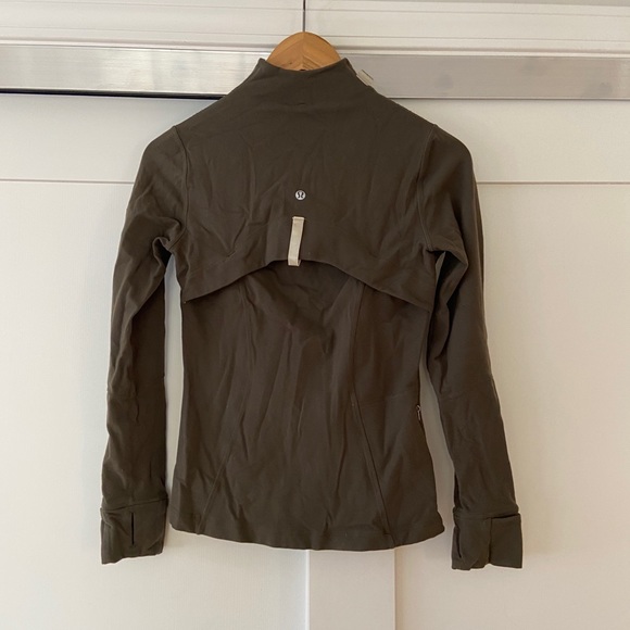 LULULEMON Running Jacket, Size 4 - Picture 2 of 6